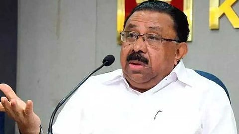 അഭിപ്രായം പറയുന്നത് വർക്കിങ് കമ്മിറ്റിയിൽ നിന്ന് രാജിവച്ചതിന് ശേഷം മതി, തരൂർ പറയുന്നത് കോൺഗ്രസ് നിലപാടല്ല; എം.എം. ഹസൻ