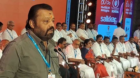 കൈക്കൂലി വാങ്ങുന്ന സര്ക്കാര് ഉദ്യോഗസ്ഥരുടെ നടുവൊടിക്കണം: സുരേഷ് ഗോപി