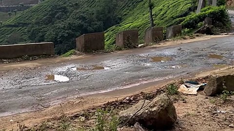 നിർമ്മാണം തുടങ്ങി രണ്ട് വർഷം പിന്നിട്ടിട്ടും യാത്രദുരിതത്തിന് പരിഹാരമായില്ല; ചിന്നക്കനാൽ - പവർഹൗസ് റോഡ് പഴയപടി തന്നെ