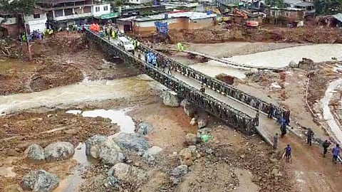 ചൂരൽമലയിൽ താത്കാലികമായി നിർമിച്ച ബെയ്ലി പാലം