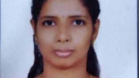 ആറ് വര്ഷം ജോലി ചെയ്തിട്ട് ഒരു രൂപ പോലും ശമ്പളം ലഭിച്ചില്ല; കോടഞ്ചേരിയില് അധ്യാപിക ജീവനൊടുക്കി