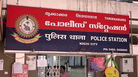 പകുതിവില തട്ടിപ്പ്: യുവതിയുടെ പരാതിയിൽ പറവൂർ ജനസേവാ സമിതി ട്രസ്റ്റ് ഭാരവാഹികൾക്കെതിരെ കേസ്