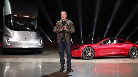 ഒരു ടെസ്ല കാറിന് എന്ത് വിലവരും? ഇന്ത്യന് വിപണിയിലേക്കുള്ള മസ്കിന്റെ എന്ട്രിയില് കണ്ണുംനട്ട് വാഹന നിർമാതാക്കള്