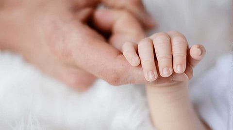 മാതാപിതാക്കള് ഐസിയുവില് ഉപേക്ഷിച്ച കുഞ്ഞിന്റെ ചികിത്സയ്ക്കായി മെഡിക്കല് ബോര്ഡ് രൂപീകരിച്ചു; ഒരു മാസം തീവ്ര പരിചരണം ആവശ്യം