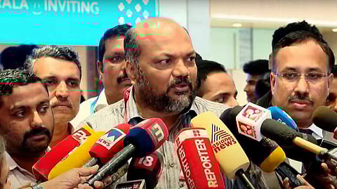 ഇൻവെസ്റ്റ് കേരളയുടെ ആഗോള ഉച്ചകോടിക്ക് സമാപനം; "ഉച്ചകോടിയിൽ 1.5 ലക്ഷം കോടിയുടെ
നിക്ഷേപ വാഗ്ദാനം": പി. രാജീവ്