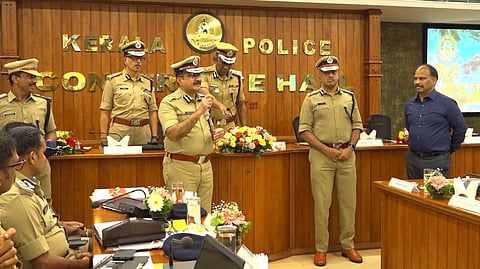 സംസ്ഥാനത്ത് ഗുണ്ടാ പ്രവർത്തനം ശക്തിപ്പെടുന്നു; കാപ്പ നിയമം ഫലപ്രദമായി ഉപയോഗിക്കണമെന്ന് ജില്ലാ പൊലീസ് മേധാവികളോട് ഡിജിപി