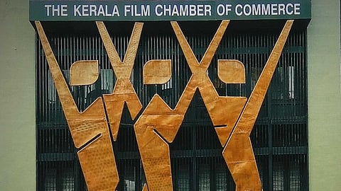 സിനിമ സമരം: കൊച്ചിയിൽ ഇന്ന് ഫിലിം ചേംബർ യോഗം; പിന്തുണ തേടി നിർമാതാക്കൾ ചേംബറിന് കത്ത് നൽകി