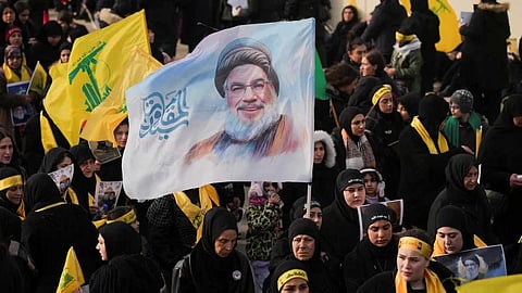 ഹസൻ നസ്റള്ളയുടെ സംസ്കാരച്ചടങ്ങിൽ പങ്കെടുത്തത് പതിനായിരക്കണക്കിന് ആളുകള്; 'ലബ്ബയ്ക യാ നസ്റള്ള' മുദ്രാവാക്യം ഉയർത്തി അനുയായികൾ