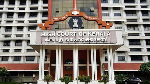 'മറുഭാഗം കേള്ക്കാതിരിക്കരുത്'; ലൈംഗികാതിക്രമ പരാതികൾ വ്യാജമെങ്കിൽ സ്ത്രീകൾക്കെതിരെയും നടപടിയുണ്ടാകണമെന്ന് ഹൈക്കോടതി