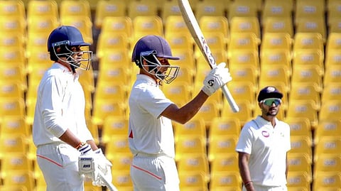 ഏഴ് റണ്സിനിടെ രണ്ട് വിക്കറ്റ്; രക്ഷകരായി ഡാനിഷും കരുണും, 127 റണ്സ് ലീഡുമായി വിദര്ഭ