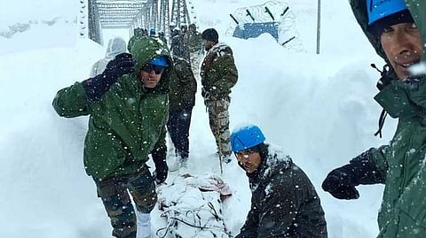 ഉത്തരാഖണ്ഡ് ഹിമപാതം: 4 തൊഴിലാളികൾ മരിച്ചു, രക്ഷാദൗത്യം പുരോഗമിക്കുന്നു