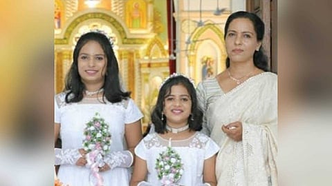 കോട്ടയം ഏറ്റുമാനൂരിൽ അമ്മയും മക്കളും ട്രെയിനിന് മുന്നിൽ ചാടി മരിച്ച സംഭവം: വിശദമായ അന്വേഷണം വേണമെന്ന് മനുഷ്യാവകാശ കമ്മീഷൻ