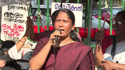 സമരങ്ങളെ അടിച്ചമർത്തുന്നത് കമ്മ്യൂണിസ്റ്റുകാരുടെ സ്ഥിരം പരിപാടി: ജി. ഗോമതി