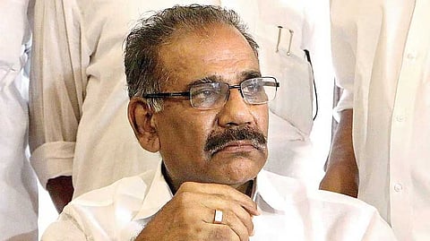 ഉദ്യോഗസ്ഥരുടെ സസ്പെൻഷനെ ചൊല്ലി തർക്കം, വനംവകുപ്പിൽ പൊട്ടിത്തെറി; രാജിക്ക് ഒരുങ്ങി മന്ത്രി ഓഫീസിലെ ഉന്നതൻ