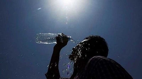 കേരളത്തിൽ വരും ദിവസങ്ങളിൽ താപനില ഉയരാൻ സാധ്യത; ഒറ്റപ്പെട്ട മഴയും ഉണ്ടാകും