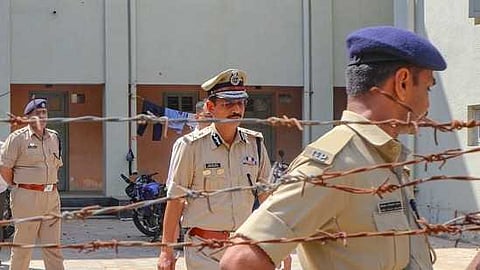 വീണ്ടും നരബലി? ഗുജറാത്തിൽ നാലു വയസുകാരിയെ അയൽവാസി വെട്ടിക്കൊലപ്പെടുത്തി