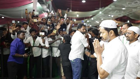 "ഇഫ്താർ വിരുന്നിൽ പങ്കെടുത്തത് മദ്യപാനികളും റൗഡികളും, മുസ്ലീങ്ങളെ അപമാനിച്ചു"; നടൻ വിജയ്ക്കെതിരെ പരാതി നൽകി മുസ്ലീം സംഘടന