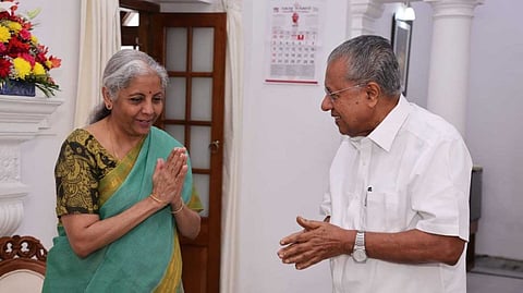 കേരളത്തിന്റെ വായ്പാ പരിധി ഉയര്ത്തും; കൂടിക്കാഴ്ചയില് മുഖ്യമന്ത്രിക്ക് ഉറപ്പ് നല്കി കേന്ദ്ര ധനമന്ത്രി