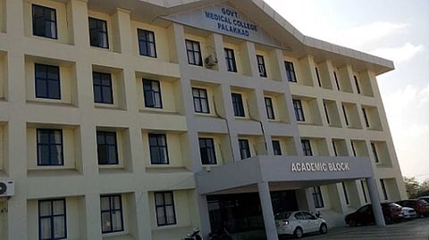 പാലക്കാട് ഗവ. മെഡിക്കല് കോളേജ് നിയമനങ്ങള് PSCക്ക് വിടണമെന്ന തീരുമാനം 5 വര്ഷമായിട്ടും നടപ്പിലായില്ല; വ്യാപക ക്രമക്കേടെന്ന് ആരോപണം