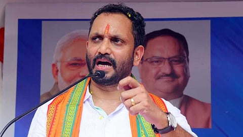 എസ്എഫ്ഐ കേരളത്തെ നശിപ്പിക്കുന്ന മാരക വൈറസ്; ലഹരിക്കടത്ത് ഭരണ സംവിധാനത്തിൻ്റെ പിന്തുണയോടെ: കെ. സുരേന്ദ്രൻ