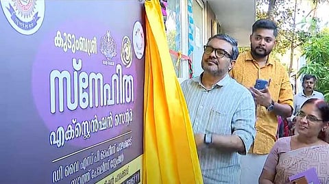 എം.ബി. രാജേഷ് പദ്ധതി ഉദ്ഘാടനം ചെയ്യുന്നു