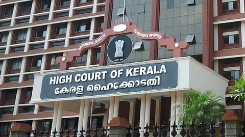 ഹേമ കമ്മിറ്റി റിപ്പോര്ട്ടുമായി ബന്ധപ്പെട്ട ഹര്ജികള് ഇന്ന് പരിഗണിക്കാന് ഹൈക്കോടതി; അന്വേഷണ പുരോഗതി SIT നേരിട്ട് അറിയിക്കും