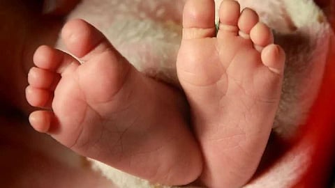 കണ്ണൂരിൽ നാല് മാസം പ്രായമുള്ള കുഞ്ഞ് മരിച്ച നിലയിൽ;
മൃതദേഹം കിണറ്റിൽ