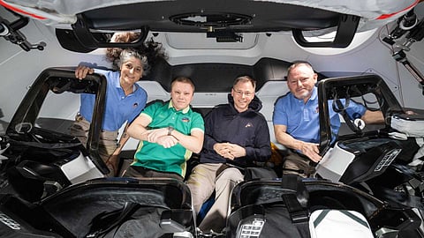 നീണ്ട ഒൻപത് മാസം... സുനിതയും ബുച്ച് വിൽമോറും കണ്ട 4592 സൂര്യാസ്തമയങ്ങൾ