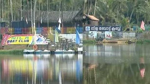 നിള ബോട്ട് ക്ലബിൻ്റെ അനധികൃത പ്രവർത്തനം: പ്രതിഷേധം ശക്തം