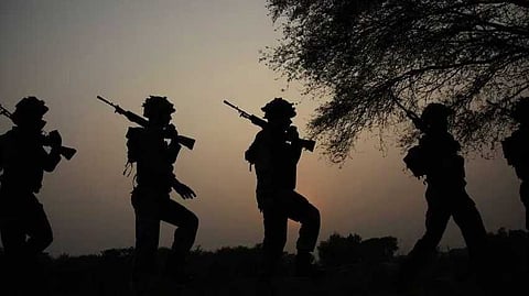 ജമ്മു കശ്മീരില് സ്ഫോടനം; പൊട്ടിത്തെറിയുണ്ടായത് നിർത്തിയിട്ടിരുന്ന പൊലീസ് വാഹനത്തിന് സമീപം