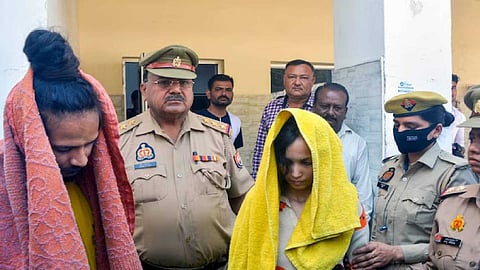 കുടുംബം കൈവിട്ടു! മീററ്റിൽ ഭർത്താവിനെ കൊലപ്പെടുത്തിയ കേസിൽ സർക്കാർ അഭിഭാഷകനെ വേണമെന്ന് ഭാര്യ