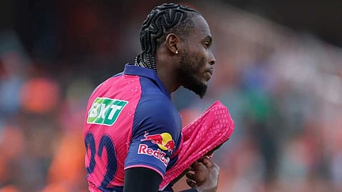 IPL 2025 |Too Expensive... വരവേറ്റത് ട്രാവിസ്; തിരിച്ചുവരവില് അടിയേറ്റു തളര്ന്ന് ജോഫ്ര ആര്ച്ചര്