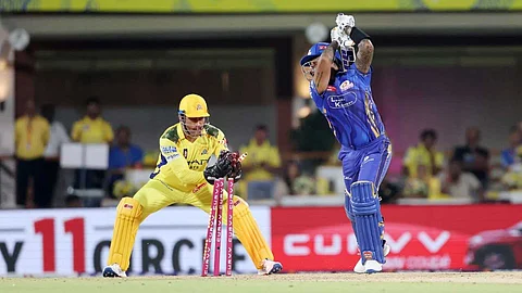 IPL 2025 | CSK vs MI | മുംബൈയെ വരിഞ്ഞുമുറുക്കി ചെന്നൈ ബൗളിങ് നിര; നൂർ അഹ്മദിന് നാല് വിക്കറ്റ്