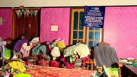 തിരിച്ചടവ് കാലാവധി 15 വർഷം ഉണ്ടായിട്ടും എസ്ബിഐ വീട് ജപ്തി ചെയ്തു; കൊല്ലത്ത് മൂന്നംഗ കുടുംബം പെരുവഴിയിൽ