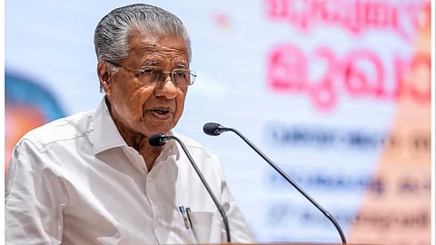 എന്നെ തല്ലേണ്ട അമ്മാവാ ഞാൻ നന്നാവൂല്ല എന്നതാണ് ചില മാധ്യമങ്ങളുടെ കാര്യം; നടപ്പാക്കുന്നത് കോർപ്പറേറ്റ് താത്പര്യങ്ങൾ: മുഖ്യമന്ത്രി