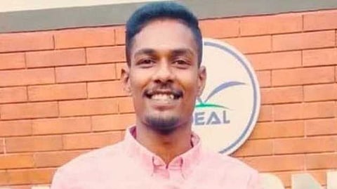 കോഴിക്കോട് വിദ്യാര്ഥിനിയുടെ നഗ്ന ചിത്രം പ്രചരിപ്പിച്ച കേസ്: ഒരു കായികാധ്യാപകന് കൂടി അറസ്റ്റില്