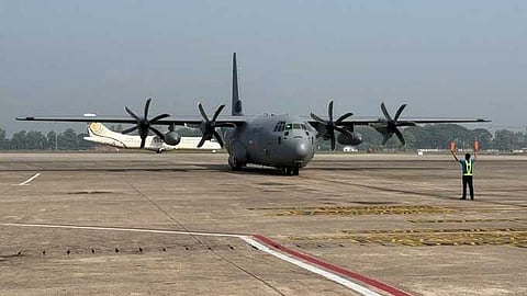 ഓപ്പറേഷൻ ബ്രഹ്മ: സഹായവുമായി മ്യാൻമറിലേക്ക് പറന്നെത്തി ഇന്ത്യ; കൈമാറുന്നത് 15 ടൺ സഹായ സാമഗ്രികൾ