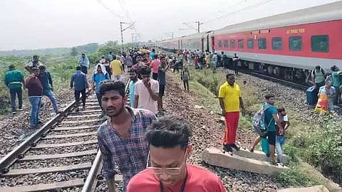 ഒഡീഷയിൽ ട്രെയിൻ പാളം തെറ്റി അപകടം; ഒരു മരണം, 25 പേർക്ക് പരിക്ക്