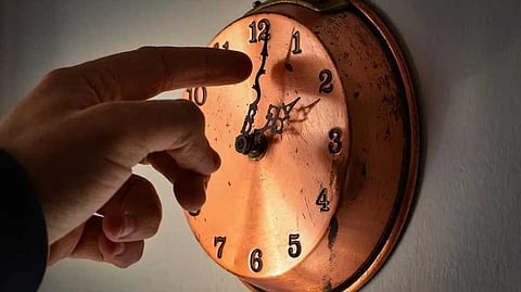 യു.കെയുടെ സമയം മാറും; എന്താണ് 'ഡേ ലൈറ്റ് സേവിങ് ടൈം'?