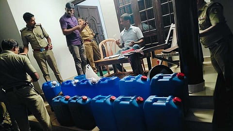 വീട്ടിൽ നിന്ന് സ്പിരിറ്റ് പിടികൂടി; പൊലീസിനെ ഭയന്ന് മധ്യവയസ്കൻ ജീവനൊടുക്കി