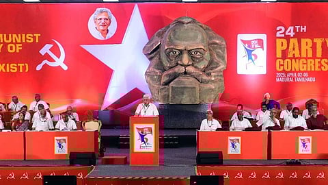 ബിജെപി സര്ക്കാരിന്റേത് നവ ഫാസിസ്റ്റ് രീതി; ഹിന്ദുത്വ, വര്ഗീയ അജണ്ടകളും കോര്പ്പറേറ്റ് പ്രീണനവും ചേര്ന്ന ഭരണം: പ്രകാശ് കാരാട്ട്