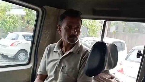 പത്താംക്ലാസ് വിദ്യാര്ഥിനിയെ പീഡിപ്പിച്ച് ഗര്ഭിണിയാക്കി; 55 കാരനായ അയല്വാസി അറസ്റ്റില്