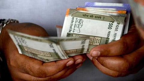 വിഷുവിന് മുൻപേ പെൻഷനെത്തും; ക്ഷേമ പെൻഷന്റെ ഒരു ഗഡുകൂടി അനുവദിച്ച് ധനകാര്യവകുപ്പ്