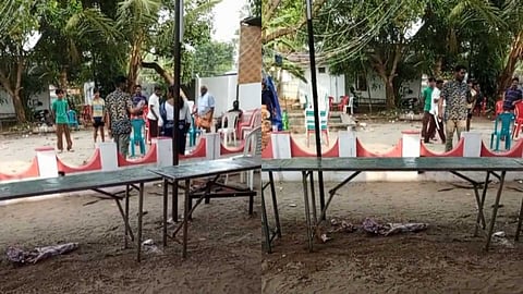 അന്നദാനത്തിന് അച്ചാർ നൽകിയില്ല; ക്ഷേത്രത്തിൽ നേർച്ച നടത്തിയ കുടുംബത്തിന്
യുവാവിൻ്റെ മർദനം