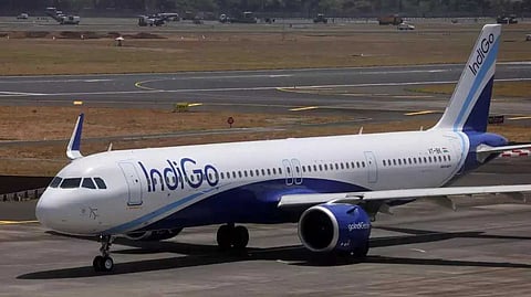 5 വയസ്സുകാരിയുടെ സ്വർണമാല മോഷ്ടിച്ചു; ഇൻഡിഗോ എയർലൈൻസ് ഉദ്യോഗസ്ഥക്കെതിരെ കേസ്