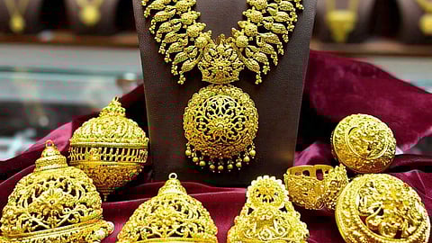 എൻ്റെ പൊന്നേ! സംസ്ഥാനത്ത് വീണ്ടും റെക്കോഡിട്ട് സ്വര്ണ വില; ഒരു പവന് 68,480 രൂപ