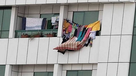 ബാല്ക്കണികളിൽ സാധനങ്ങള് നിറച്ചാല് 4000 ദിര്ഹം വരെ പിഴ; നഗര സൗന്ദര്യം ഉറപ്പാക്കാന് കടുത്ത നടപടികളുമായി അബുദബി