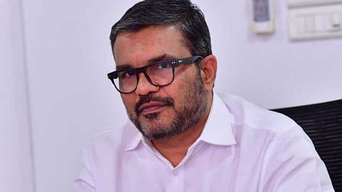 ഡ്രൈ ഡേയില് ത്രീ സ്റ്റാറിന് മുകളിലുള്ള ഹോട്ടലുകള്ക്ക് മദ്യം നല്കാന് അനുമതി; കള്ളു ഷാപ്പുകളുടെ നിലവാരം ഉയര്ത്തും: എം.ബി രാജേഷ്