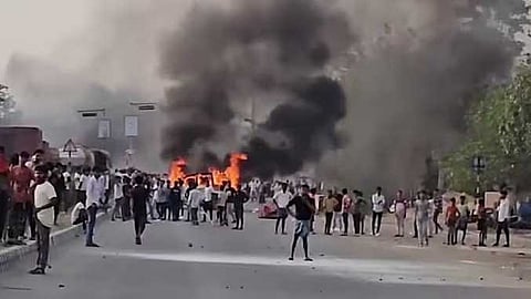 വഖഫ് നിയമത്തിനെതിരായ പ്രതിഷേധം ആക്രമാസക്തം; പശ്ചിമ ബംഗാളിൽ 110 പേരെ അറസ്റ്റ് ചെയ്ത് പൊലീസ്