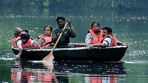 കാടിൻ്റെ വന്യതയ്ക്ക് നടുവിൽ കുറച്ച് സമയം; കല്ലാറിൽ വീണ്ടും സജീവമായി കുട്ടവഞ്ചികൾ